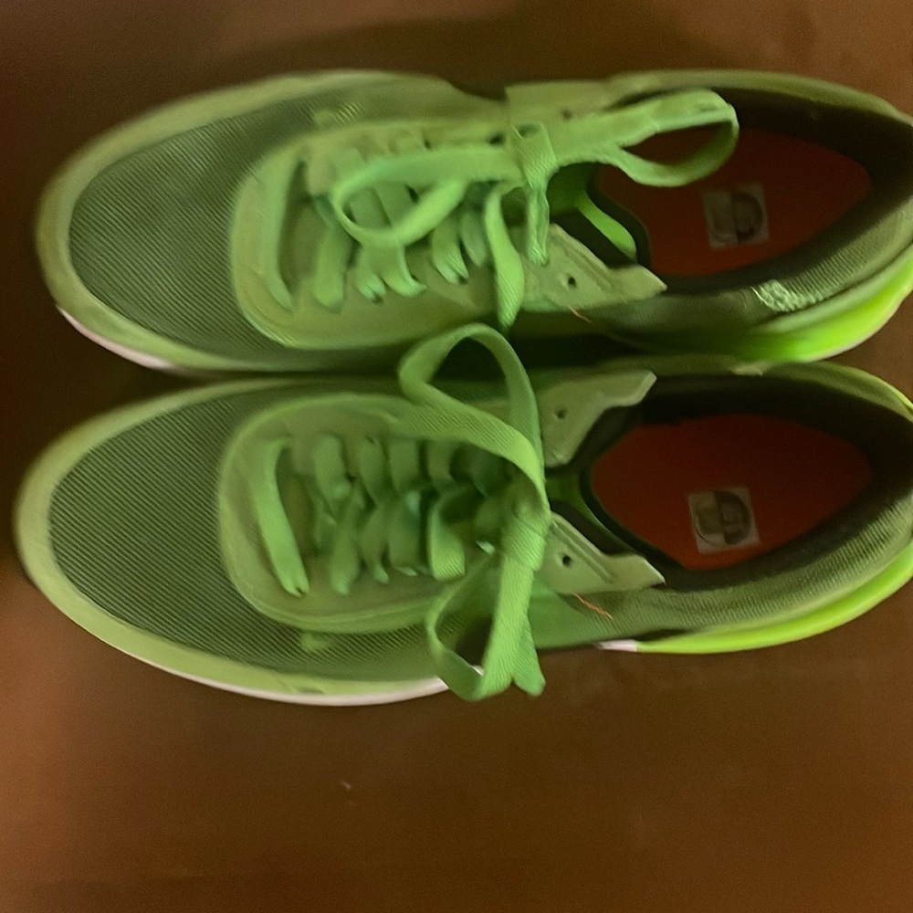 Boys Nike Size 5.5 Brand New